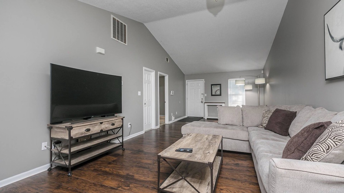 National Hills House | Entire Town Home on Quiet Block