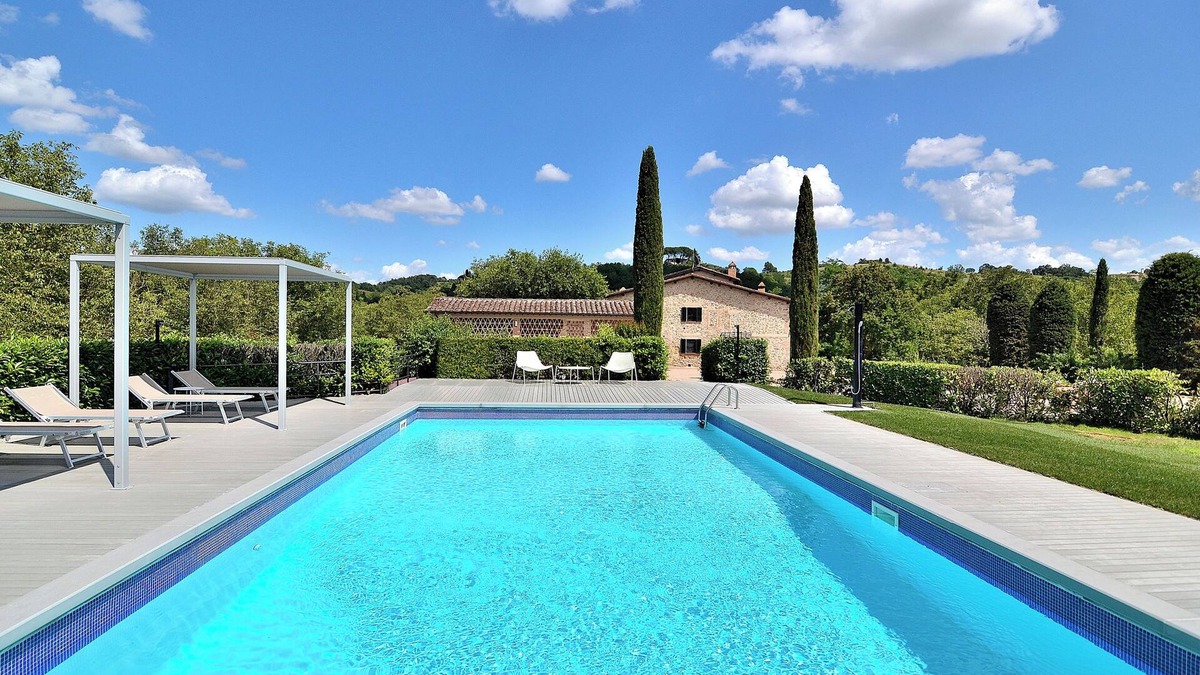 San Gimignano Villa | Entire Tuscan farmhouse with private pool between Siena and Florence