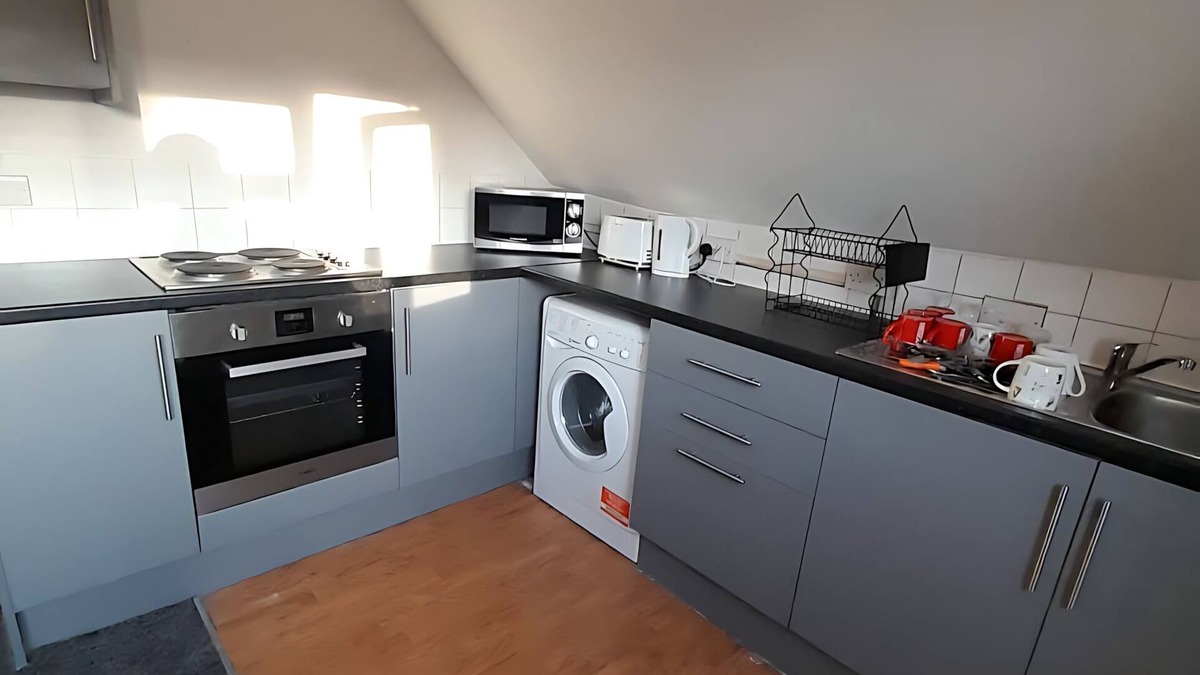 Canton Apartment | Entire Victoria Park Apartment With Free Parking