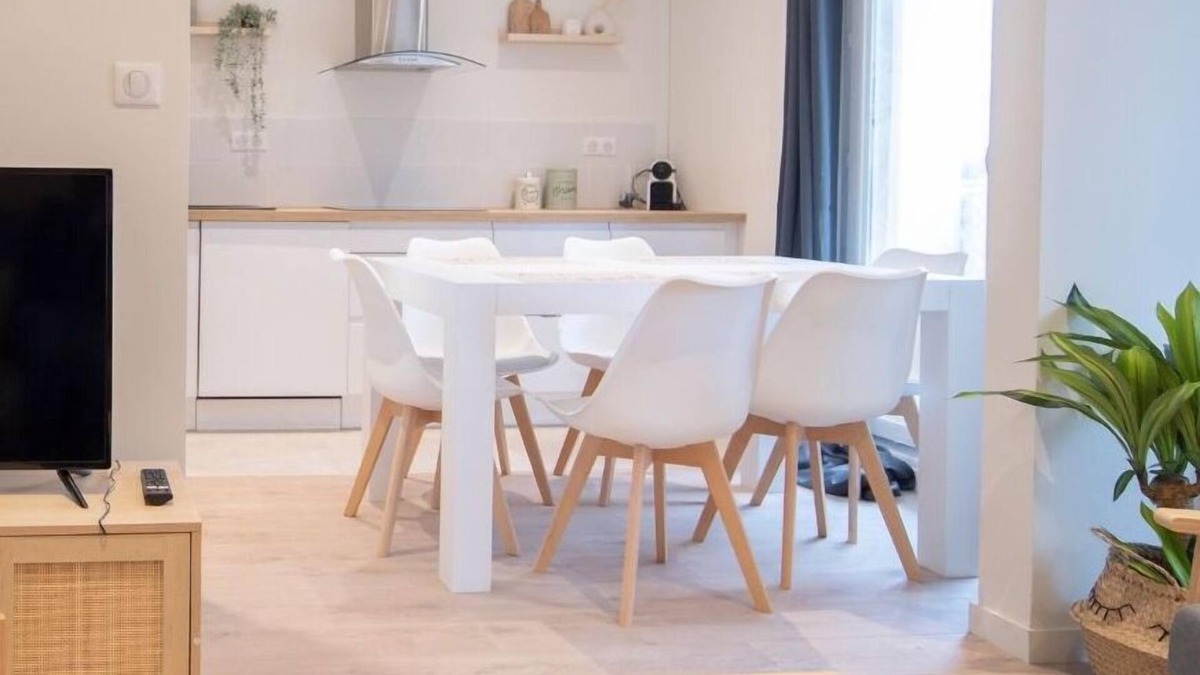 Saint-Cyr-au-Mont-d'Or Apartment | Envie Lyonnaise Location ★ 14 persons ★ Terrace