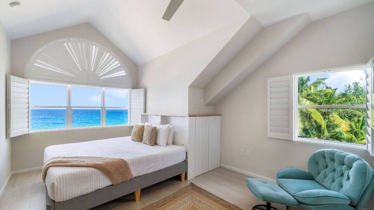 Northwest Point Apartment | Epic 3BR , all Ensuite, On-site Diving, Pool and Spa