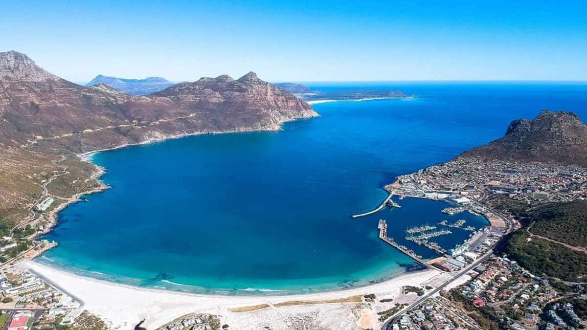 Hout Bay House | Epic 3BR, views, braai, pool, WiFi with backup