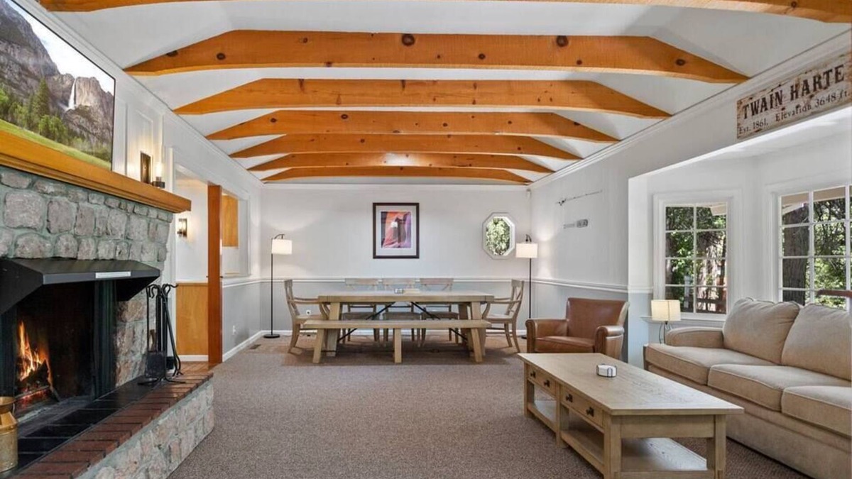 Twain Harte House | Epic Fam Vacation: Hot Tub-Game Rm-Lake Access-A/C