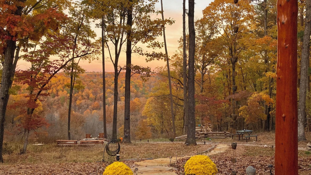 Eureka Springs Apartment | Epic Sunsets Mountainviews Jacuzzi spa & Public Lake access