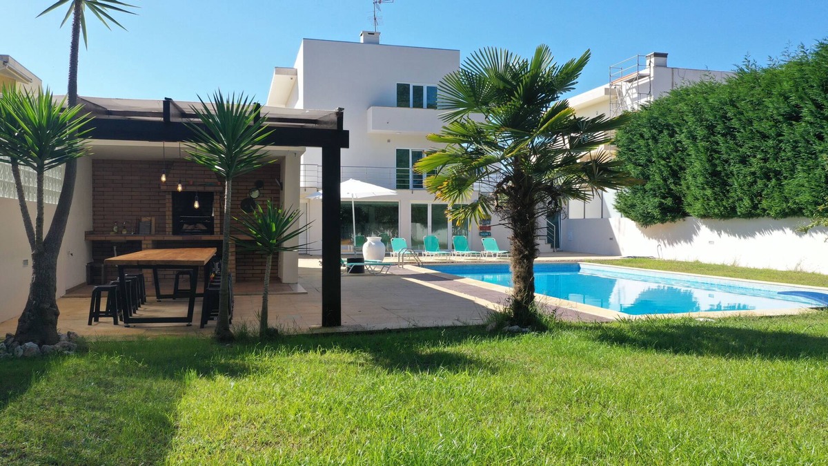 Furadouro Villa | Epic Surf Camp