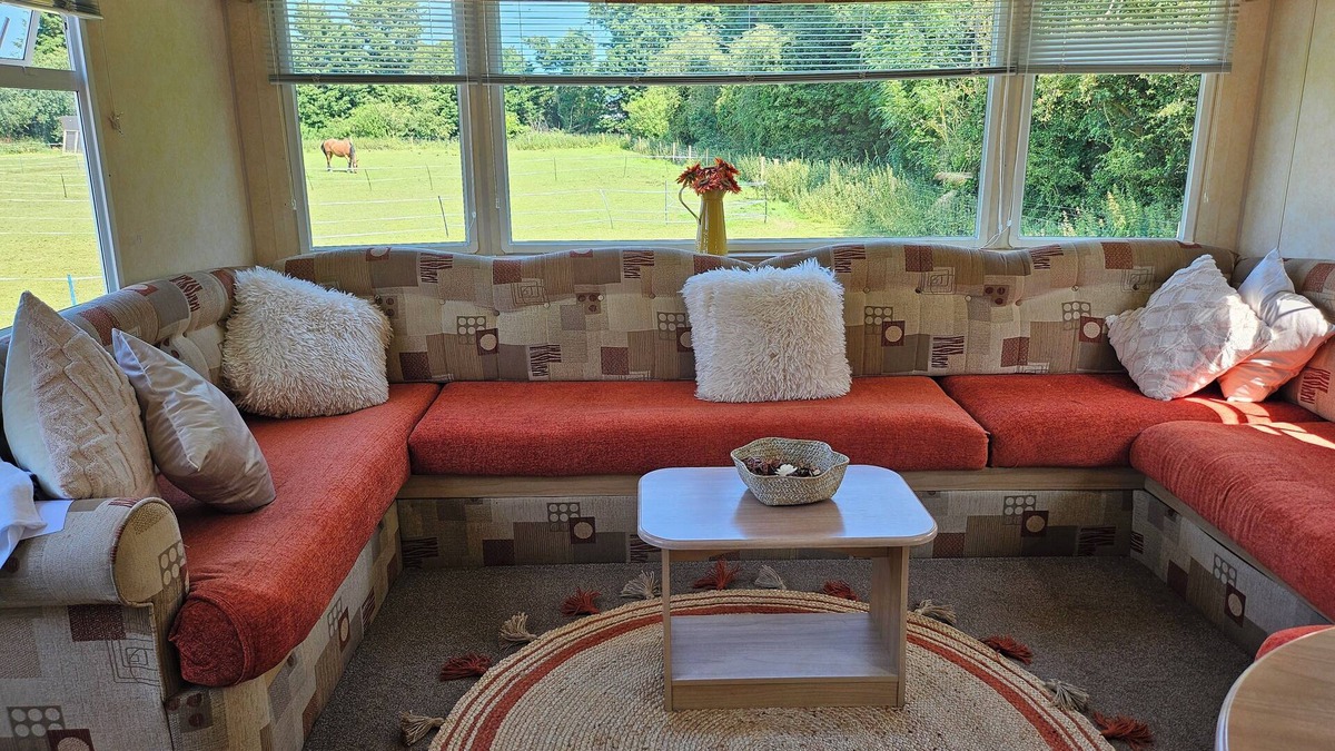 Mablethorpe Cabin | Equestrian Retreat - Sleeps 6 & Bbq