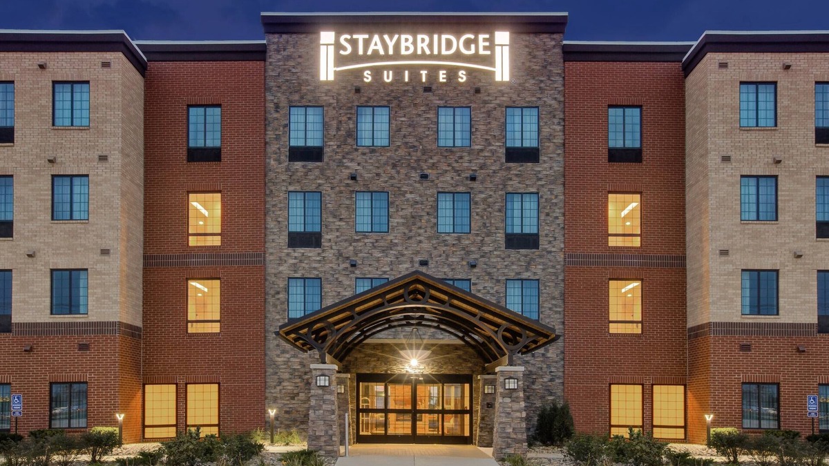 Benton Harbor Condo | Equipped Studio | Free Daily Breakfast, Indoor Pool + Fitness Center