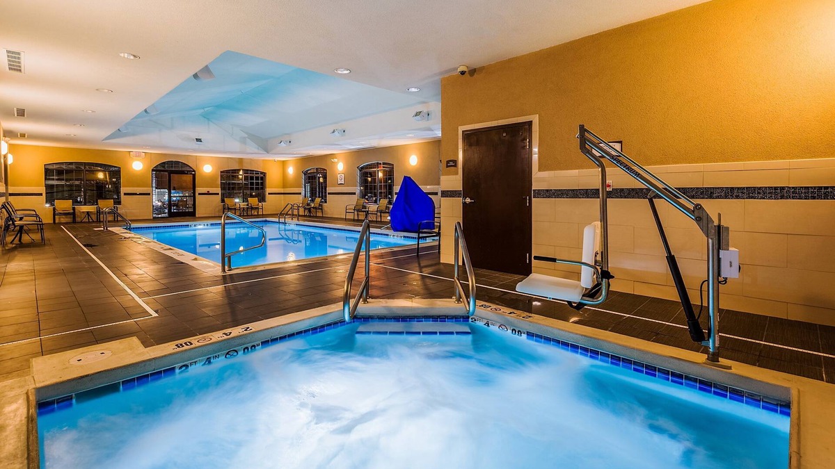 Bismarck Condo | Equipped Suite Near Downtown + BIS | Free Daily Breakfast + Indoor Pool
