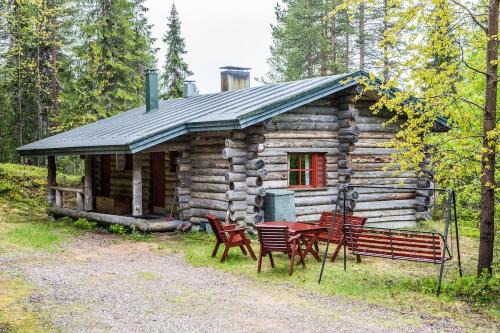 Syote House | Erä 26, kahden makuuhuoneen mökki Syötteellä kalaisan tunturilammen, polkupyöräreitin sekä lukuisten polkujen vieressä