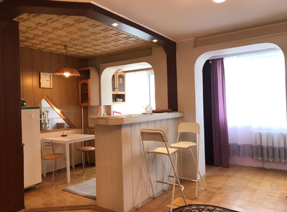 Visaginas Apartment | Erdvus butas su balkonu šalia ežero ir stadiono