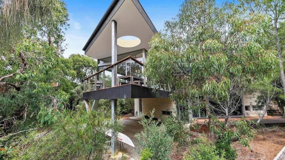 Aireys Inlet House | Erica Escape | Modern Treehouse Retreat