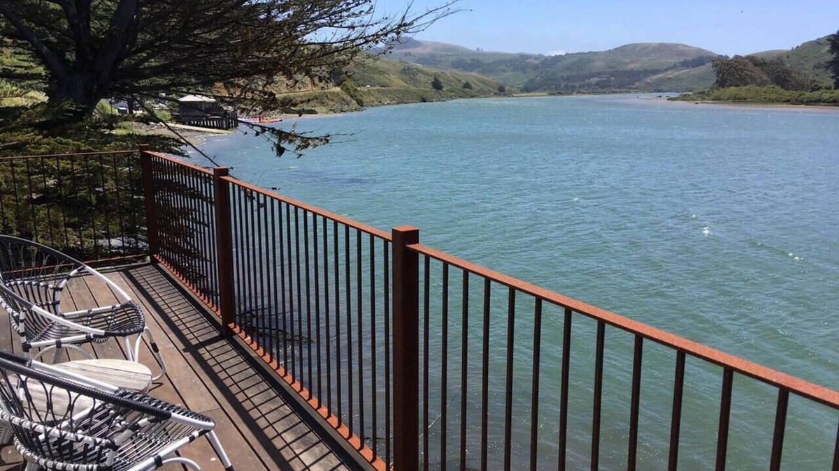 Jenner House | 'Erinleigh By The Sea' Waterfront