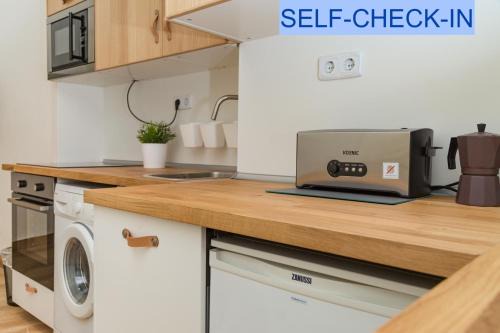 Belso-Ferencvaros Apartment | Erkel House I Grand I 2bathr