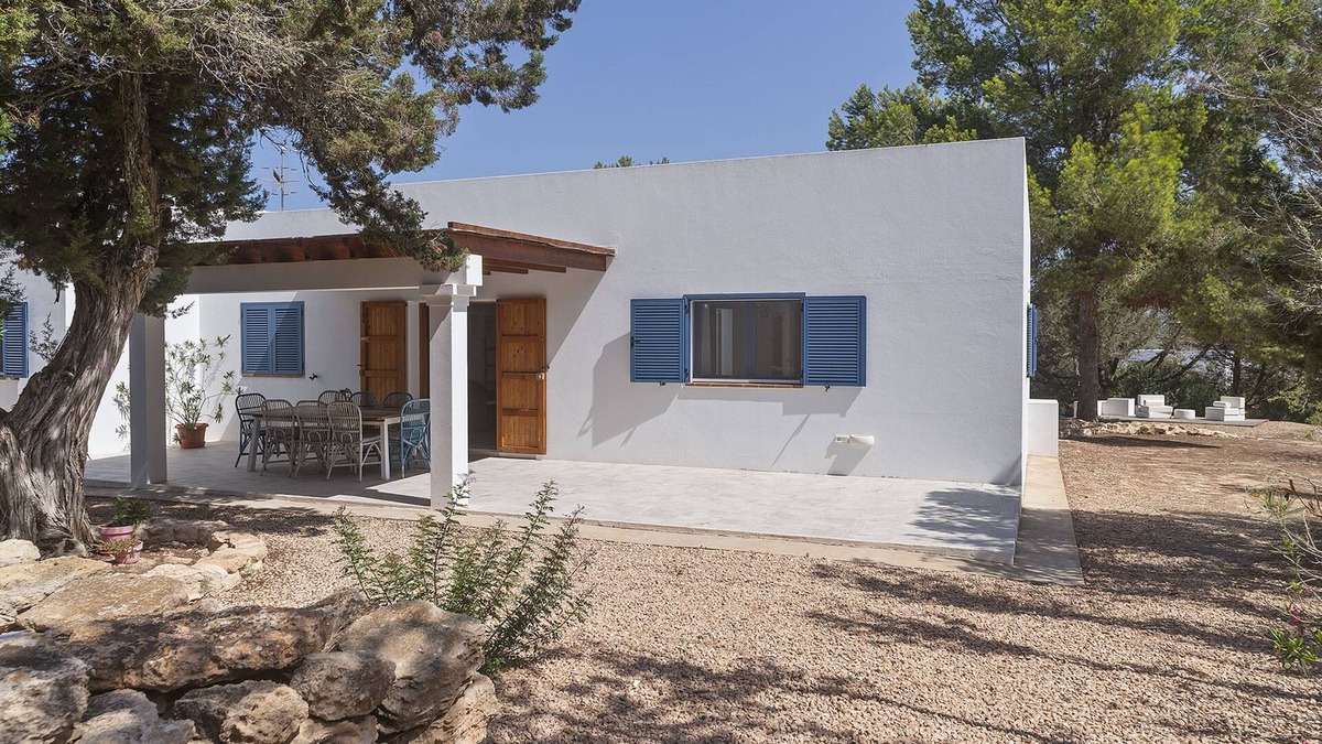 Es Cap de Barbaria House | ES LLIRI BLANC - Wonderful house with views of the countryside and free WiFi.