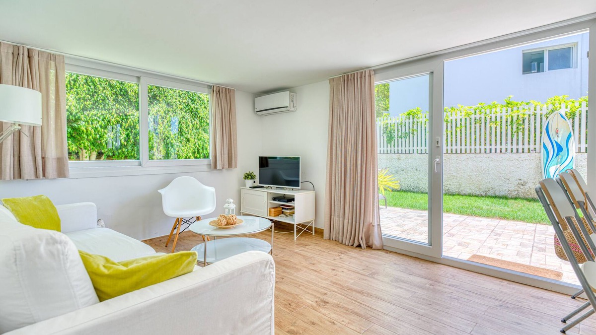 Meloneras Apartment | Apartment in Maspalomas with spacious garden, 30 m to the beach. Private garage