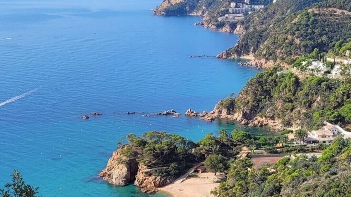 Canyet de Mar Villa | Cozy house 8 pax.TERRACES WITH SEA VIEWS. BEACH 3 MINUTES WALKING DISTANCE.