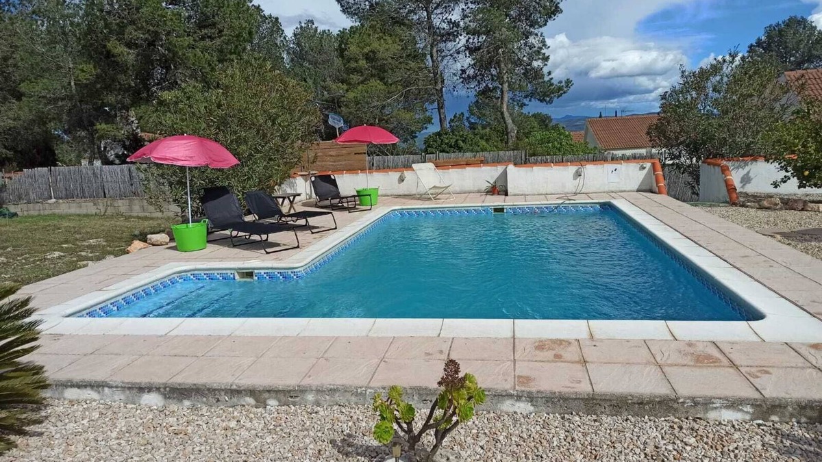 Mogente/Moixent House | La Casa du Voyage, nestled in a peaceful mountain setting. Pet-friendly