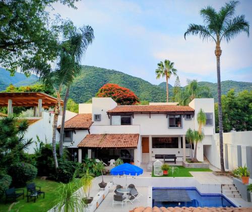 Ajijic Apartment | Escapada de Lujo en Ajijic Habitaciónes Privadas con Baño vistas Alberca Montañas