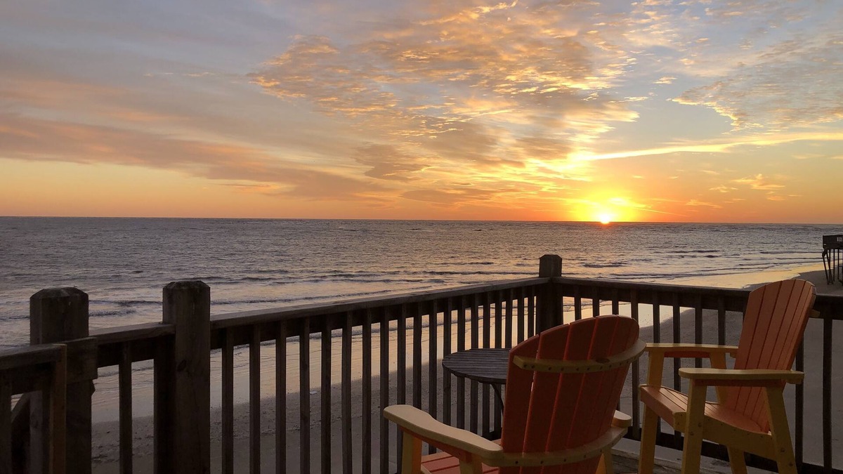 San Luis House | Escape at Treasure Island, On The Beach at San Luis Pass!