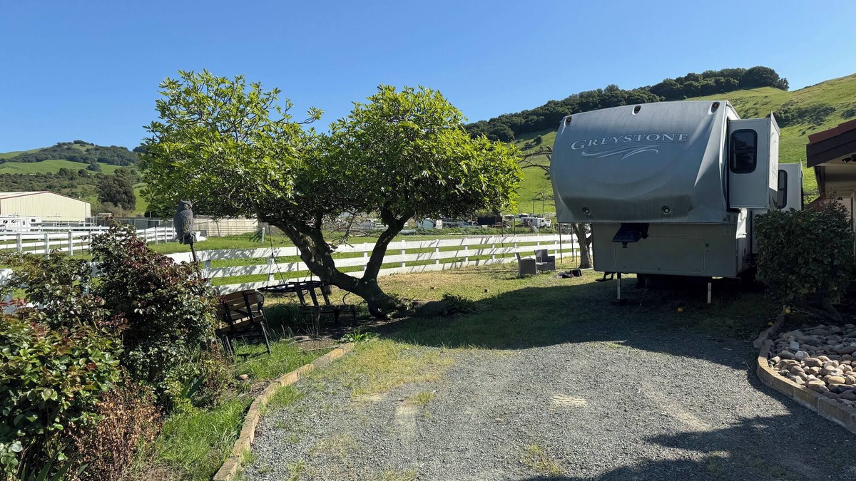 American Canyon House | Escape from all the noise and stay in this napa valley campsite
