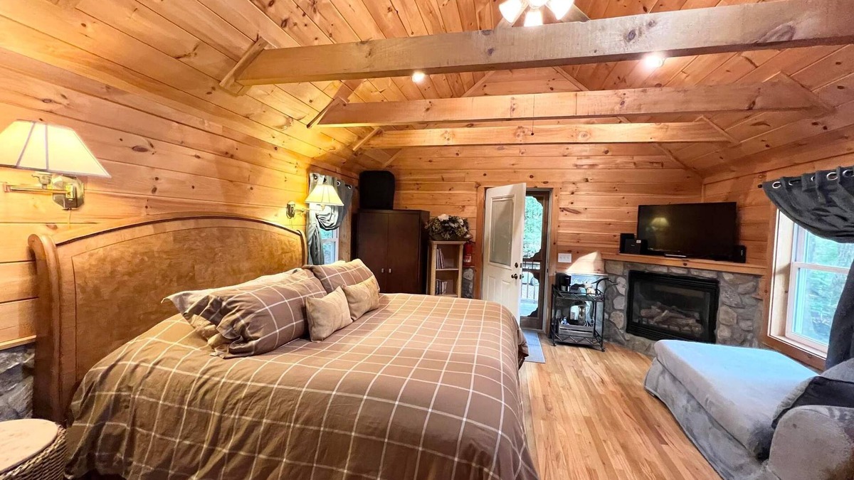 Beech Mountain Cottage | Escape from the everyday & come to Beech’s Cozy Cottage to stay & play!