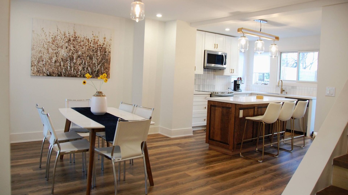 Fort Erie House | Escape the City - Serenity awaits in historic Fort Erie. Minutes from Niagara