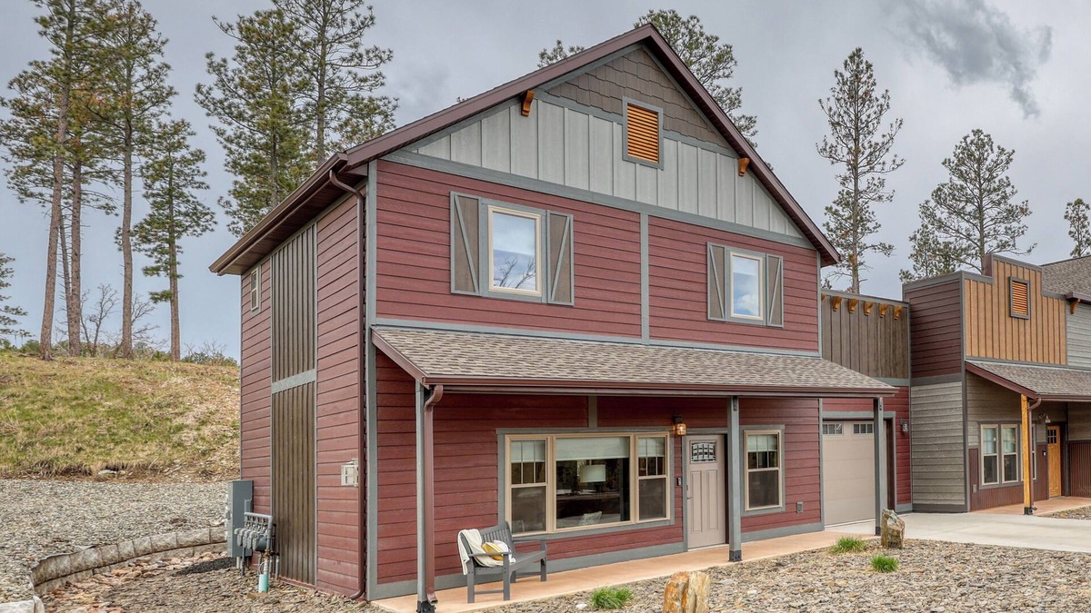 Rockerville Condo | Escape to a peaceful country retreat just 8 minutes from iconic Mt. Rushmore. Our modern 2-bedroom home comfortably sleeps six and gives you quick access to the best of the Black Hills, Crazy Horse Memorial, Custer State Park, and the Badlands.