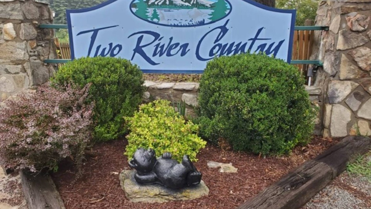 Piney Creek House | Escape to a Relaxing Getaway in the Mountains