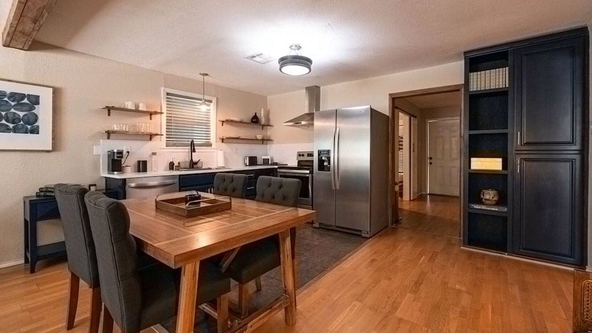 East Riverside Apartment | Escape to a Restored 1920s East Waco Bungalow