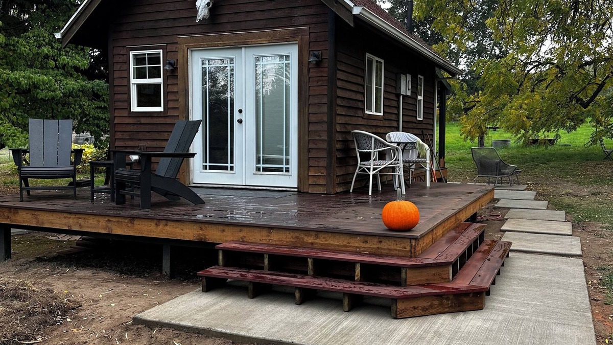 Odell Cabin | Escape to a serene retreat nestled on a 2 acre lavender farm in Hood River, OR