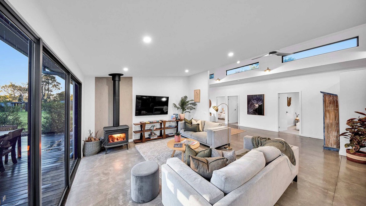 Bells Beach House | Escape to a unique house located in the world-renowned surf spot of Bells Beach!