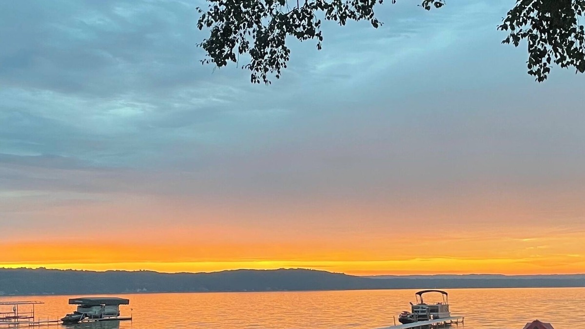 Lake Township Cottage | Escape to BEAUTIFUL Northern Michigan this fall!