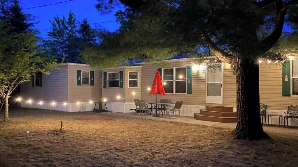 Higgins Lake House | Escape to Comfort Near Higgins Lake!