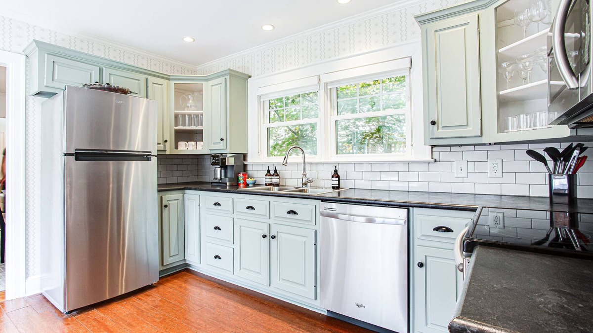 Athens Cottage | Escape to Five Points: Stylish 3BR Haven with Large Backyard & Outdoor Living