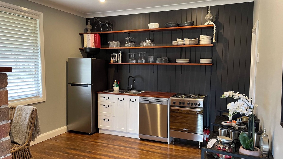 Millfield Cottage | Escape to Hunter Valley at Thallan Cottage. Pet-Friendly Outdoor Baths & Firepit