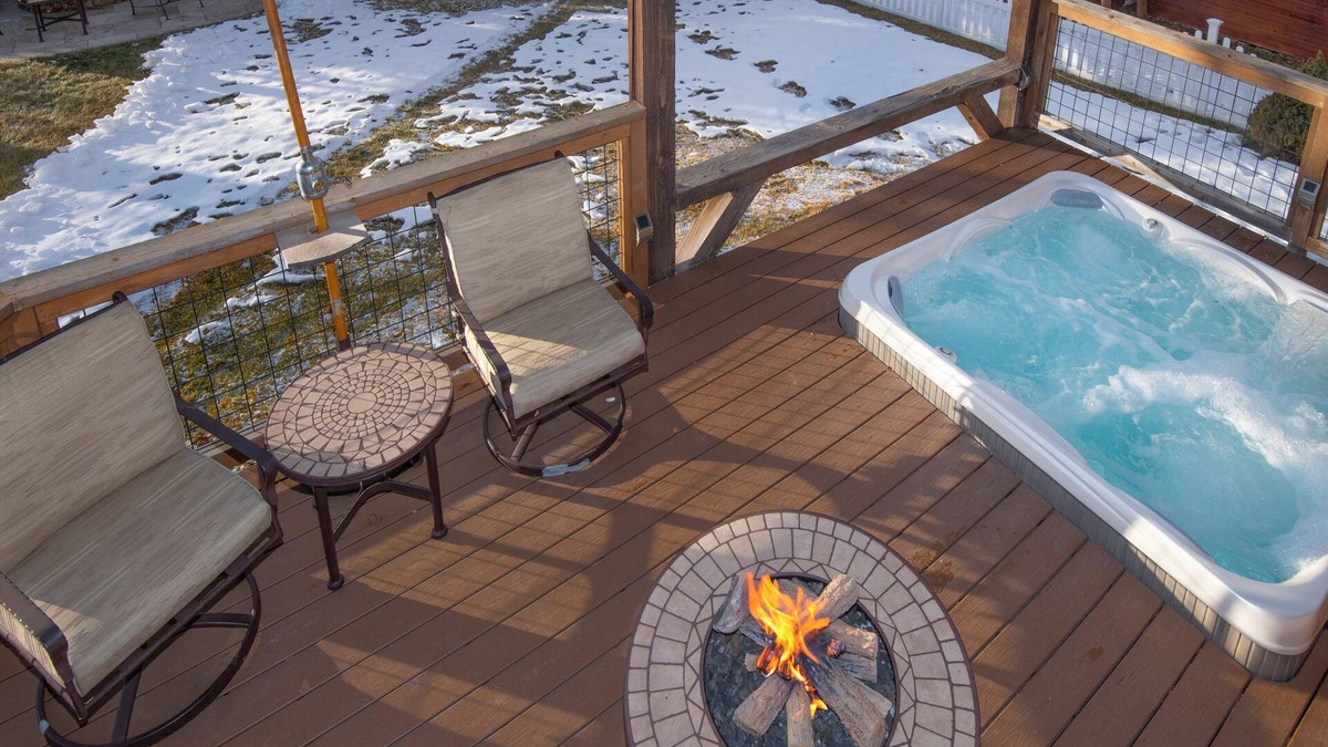 Gypsum Apartment | Escape to Modern Mountain Retreat Near Top Ski Resorts w/Hot Tub!