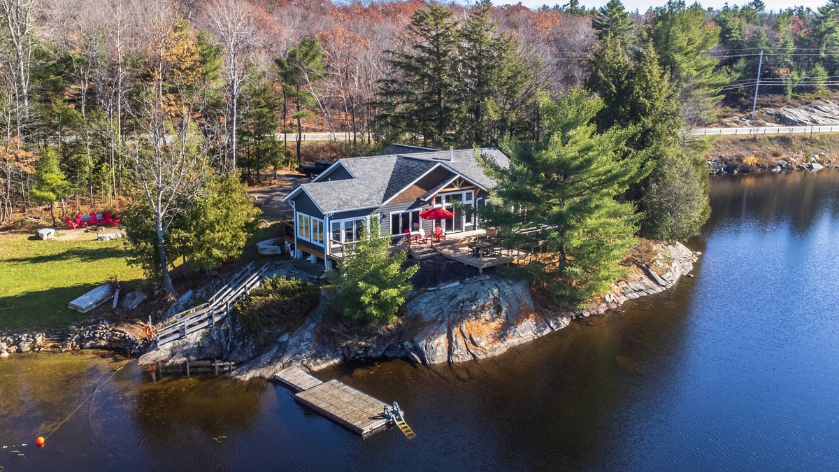 Seguin Cottage | Escape to Muskoka Waterfront Cottage - Hot Tub & Private Beach!