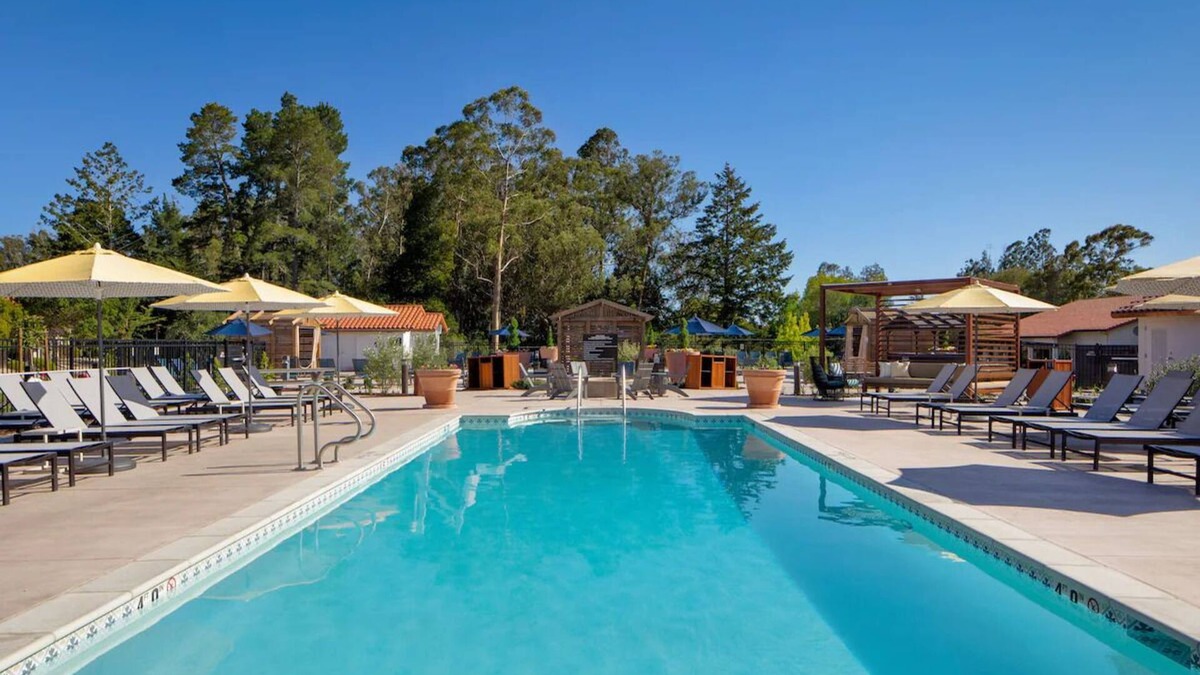 Santa Cruz Hotel | Escape to Nature: 3 Room with Resort Views | Enjoy Outdoor Fireplace