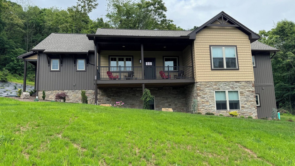 Saxton House | Escape to nature near beautiful Raystown Lake