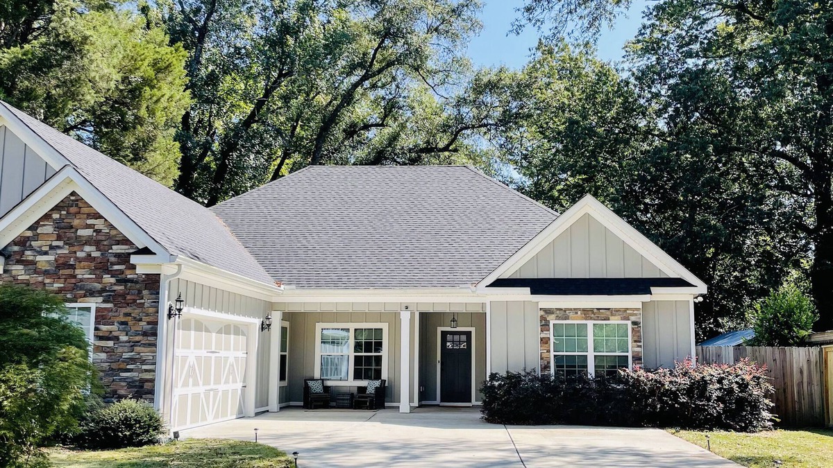 Columbus House | Escape to Oasis: A Tech-Infused Luxury Home with Outdoor Paradise!