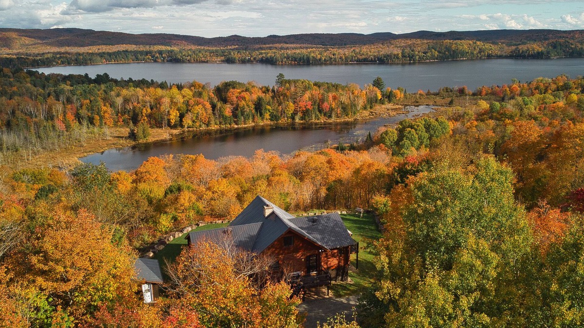Harrington Ski Chalet | Escape to Serenity: Mountain-Top Cottage with Stunning Lake Views in Harrington