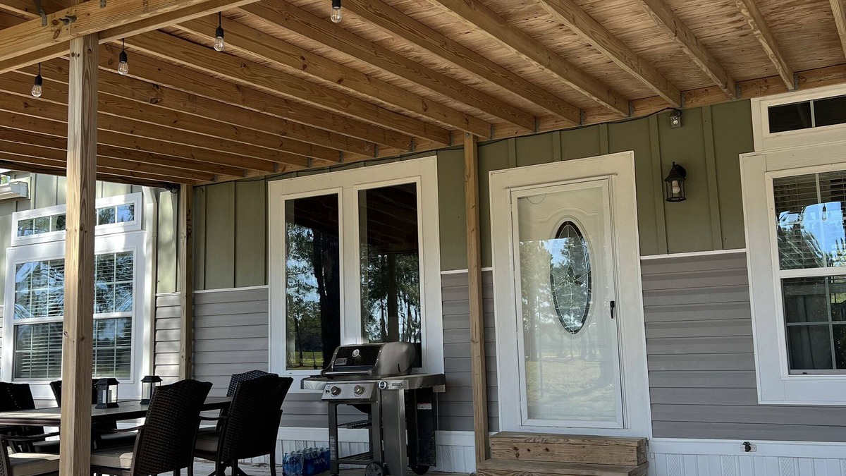 Charlton County Cabin | Escape to serenity: Lodge Rental on a beautiful working cattle farm!