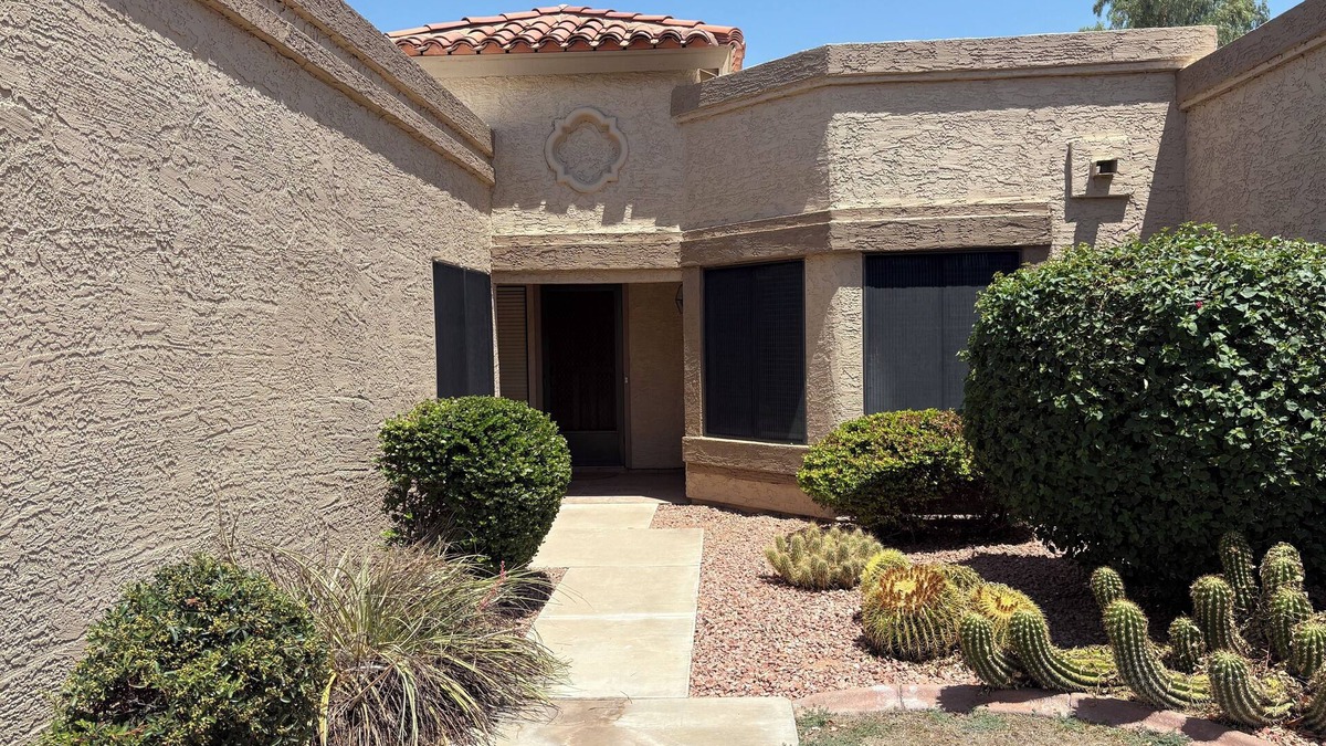 Westbrook Village Condo | Escape to sunny Phoenix!