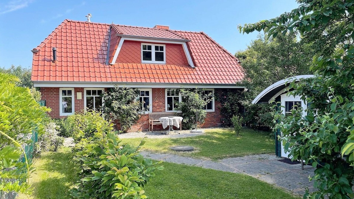 Emmelsbuell-Horsbuell House | Escape to Tranquility: Your Ideal Retreat at Ferienhaus Benninghusum
