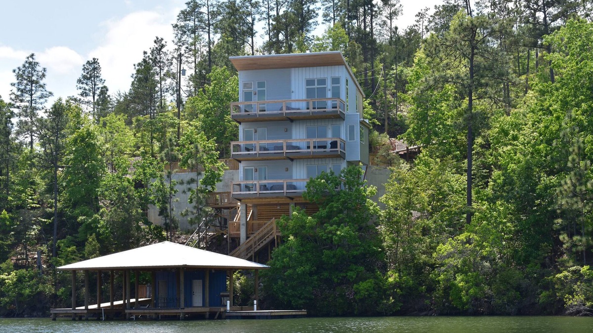 Dadeville House | Escape to The HighView.