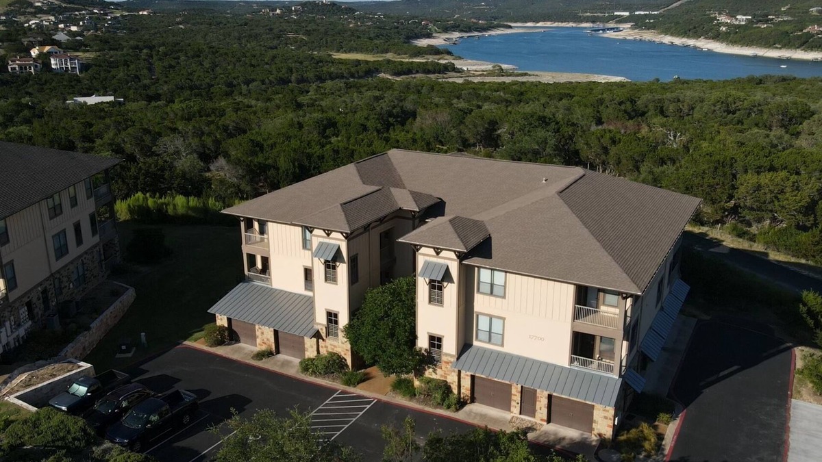 Leander Condo | Escape To The Hollows on Lake Travis/golf card provided