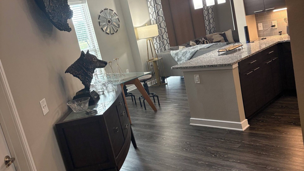 Las Colinas Apartment | Escape to this modern,western-style home located steps away from the scenic lake