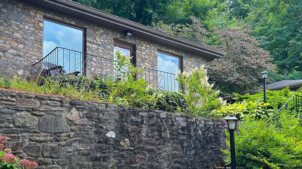 Lake Junaluska Cabin | Escape to tranquility at this Lake Junaluska cabin w/stunning views & amenities