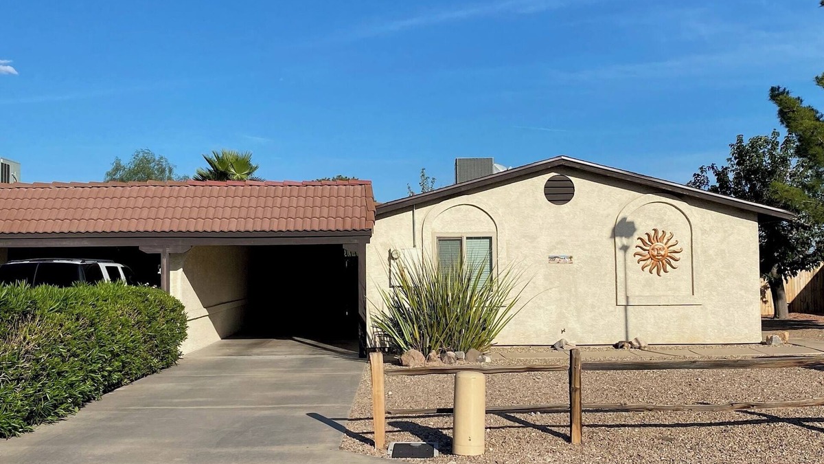 Wickenburg House | Escape to Tranquility with Stunning Mountain Views