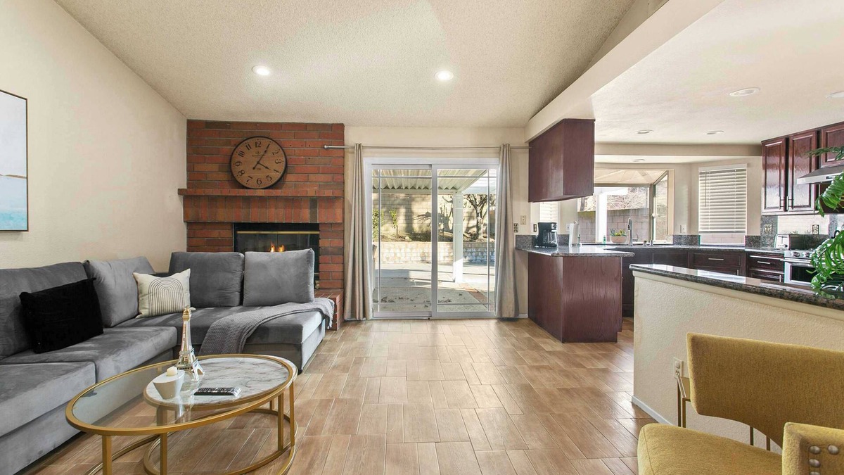 Walnut House | Escape to Tranquility at Breeze on N Country Hollow Drive - Your Retreat #41682